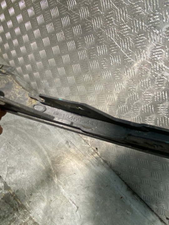 OPEL ASTRA K V MOULURE PARE-CHOCS AVANT DROITE