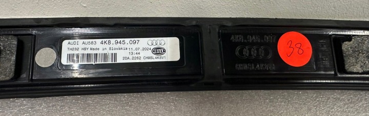 TROISIÈME LANTERNE STOP AUDI 4K8945097