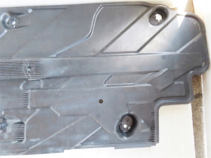 MERCEDES-BENZ OE A2046807708 PROTECTION PLAQUE CHÂSSIS