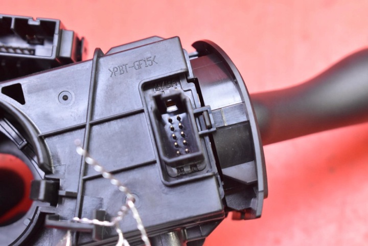 COMMUTATEUR COMPOSITE ARAIGNÉE 39063118 OPEL ASTRA 5 V K UNIVERSEL 15-20