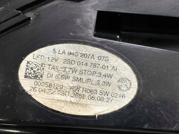 SKODA ENYAQ 5LA945207A PHARE ARRIÈRE ARRIÈRE GAUCHE EUROPE OEM EN BON ÉTAT POUCES