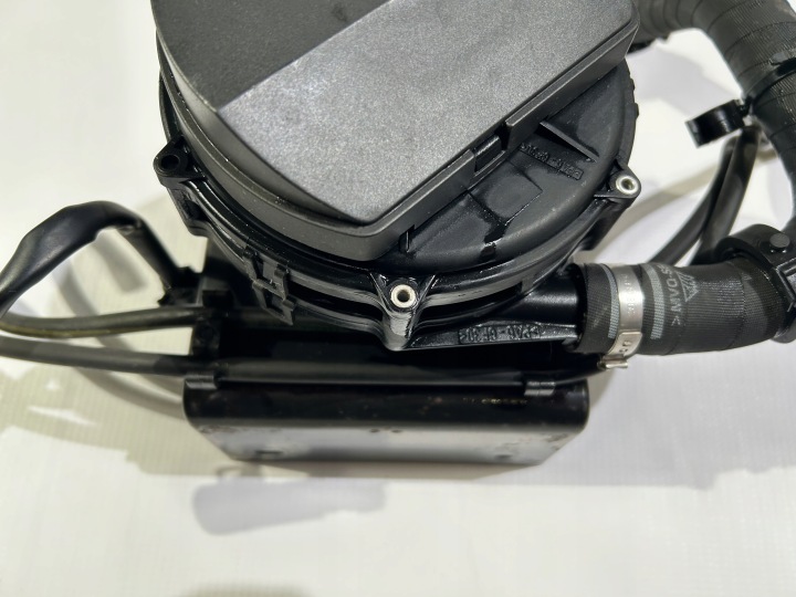POMPE PRESSION VIDE MASERATI GRANTURISMO 2008R-