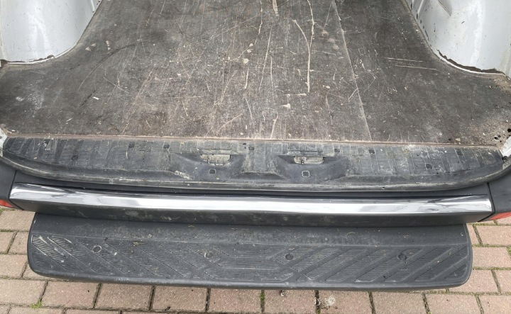 MERCEDES SPRINTER W906 MOULURE CHROME PARE-CHOCS ARRIÈRE