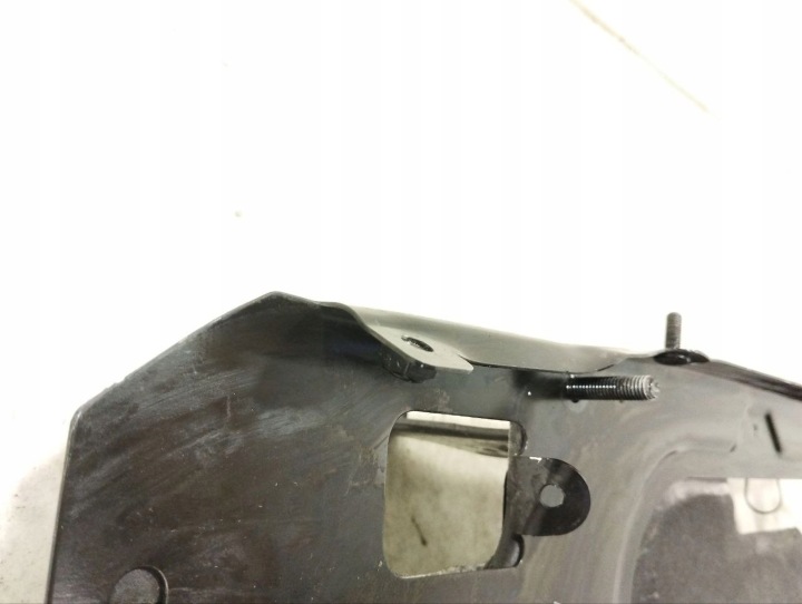 PORSCHE TAYCAN 9J1 2023 FIXATION BATTERIE 9J1915516D