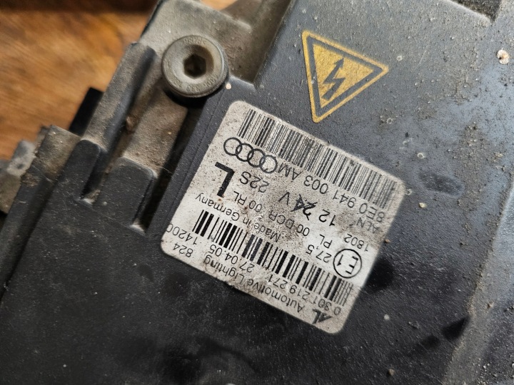 PHARE GAUCHE DROIT AVANT XÉNON BIXENON JEU AUDI A4 B7 UNIVERSEL EUROPE