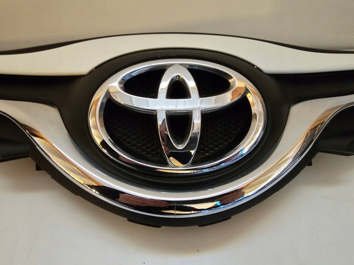 TOYOTA YARIS 3 III LIFT 14-17 GRILLE CALANDRE CALANDRE 53101-0D660