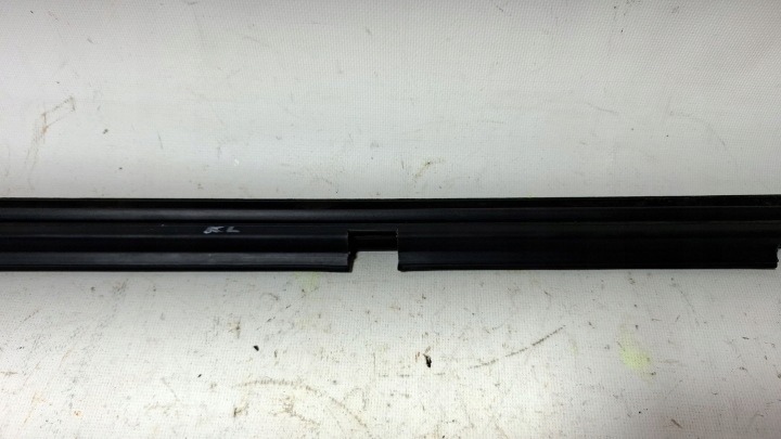 VOLKSWAGEN POLO 2004 ARRIÈRE CÔTÉ GAUCHE MOULURE JOINT D'ÉTANCHÉITÉ VITRES PORTES ARRIÈRE