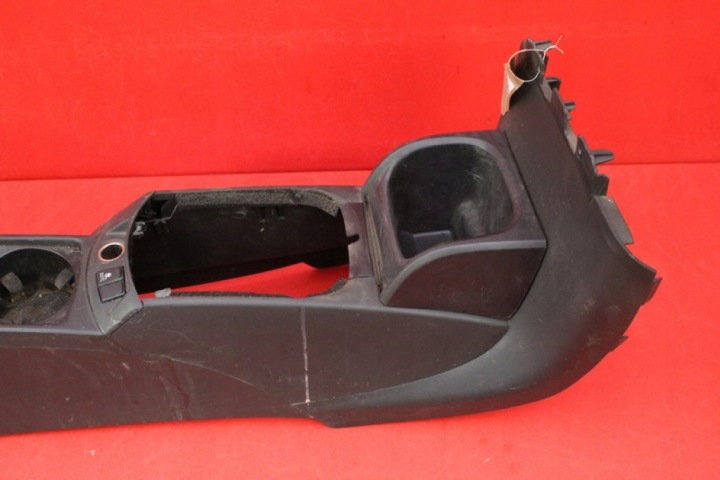 TUNNEL CENTRAL ACCOUDOIR EUROPE 8687408 VOLVO V50 1 I 03-11