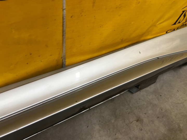 MOULURE REVÊTEMENT SEUIL SEUIL GAUCHE GAUCHE MERCEDES C-KLASA W206 AMG 7922 922