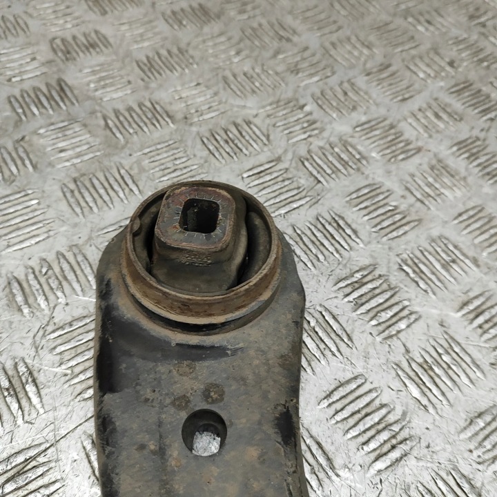 BRAS DE SUSPENSION AVANT GAUCHE VOLVO XC40 32221283 2017-
