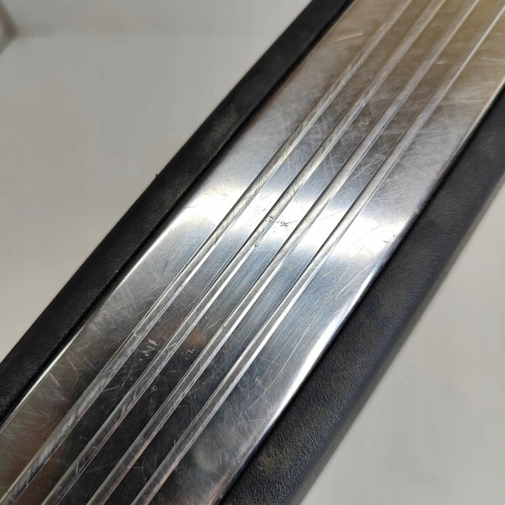 AVANT GAUCHE MOULURE DÉCORATIVE SEUIL MERCEDES-BENZ AVEC (W222, V222, X222)