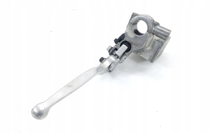 SUZUKI VZ 800 MARUDER 96-03 POMPE FREINS POIGNÉE DROITE