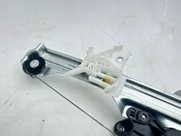 ÉLÉVATEUR VITRES PORTES AVANT MAZDA CX-30 BCJH5958X