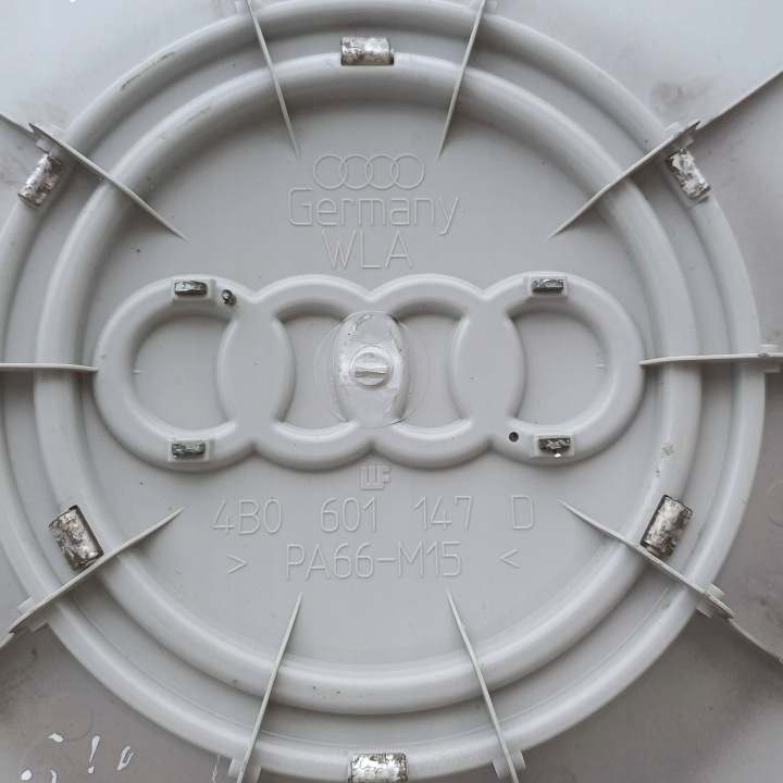 CHAPEAU 16 AUDI A4 B6 4B0601147D NR130