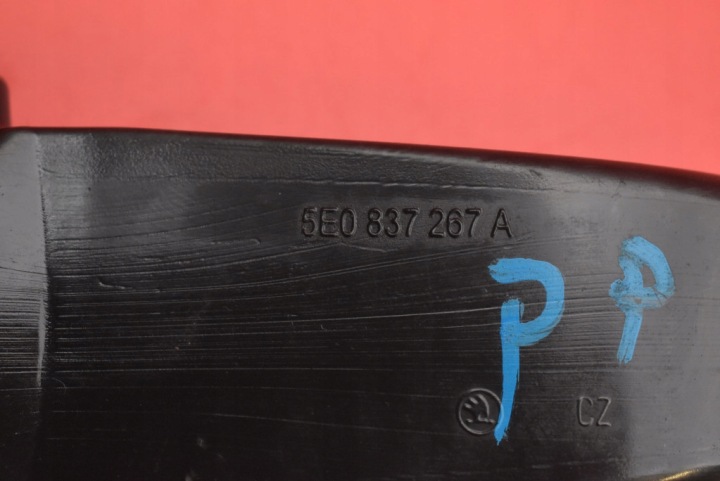 LIMITEUR PORTES DROIT AVANT 5E0837249 SKODA OCTAVIA 3 III 17-20