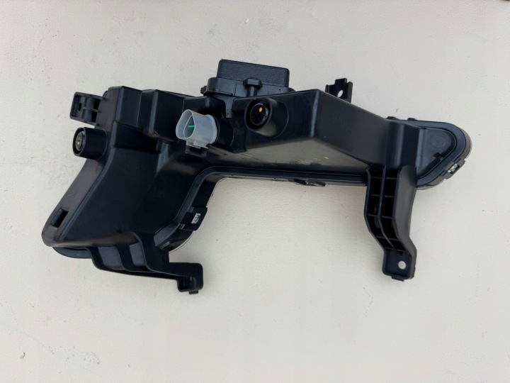 HYUNDAI TUCSON III 3 LIFT 18-20R PHARES ANTIBROUILLARD DROIT AVANT LED FJD 92208D7500