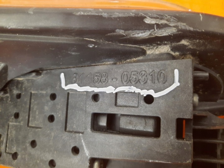 TOYOTA AVENSIS T27 09-18 PROJECTEUR GAUCHE AVANT AVANT 81158-05310