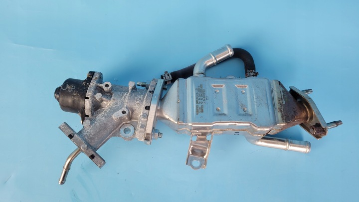 TOYOTA COROLLA E21 1.8 HYBRID RADIATEUR GAZ D'ÉCHAPPEMENT EGR 25601-37020-F