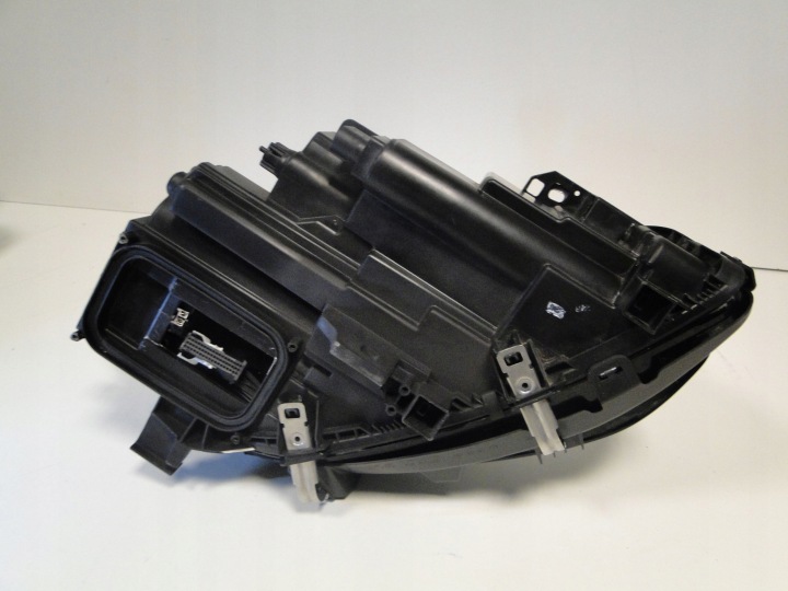 MERCEDES PHARE AVANT GAUCHE B CLASSE W246 246 LIFT LED A2469062601