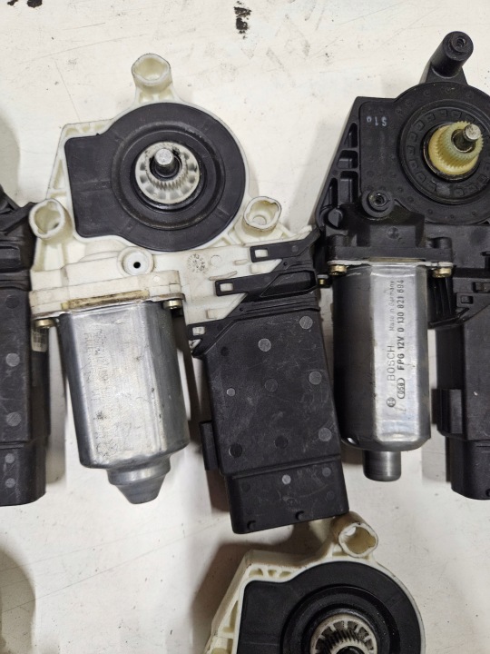 VW GOLF IV TOLEDO PETIT MOTEUR MODULE ÉLÉVATEUR VITRES DROIT AVANT 101431203