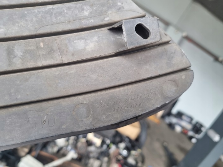 KIA CEED III 18-21 GRILLE PARE-CHOCS AVANT 86560-J7000
