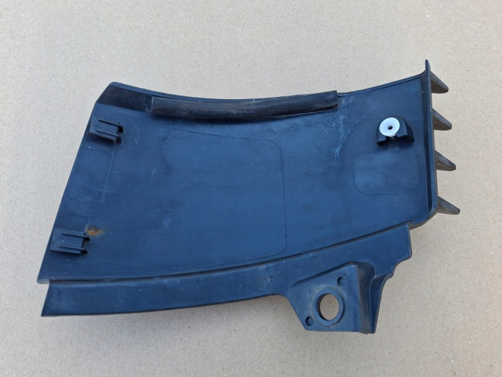 VOLVO FH4 ANGLE DÉFLECTEUR D'AIR PLASTIQUE DROITE CALANDRE 82835601
