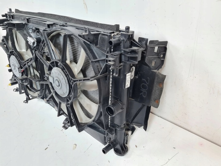 2016 TOYOTA PRIUS (XW50) ENSEMBLE RADIATEURS 4221356021
