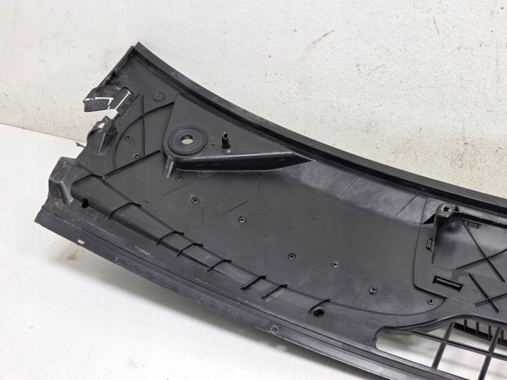 VITO VIANO W639 DOUBLURE DE PASSAGE DE ROUE PLASTIQUE A6398840074 5A