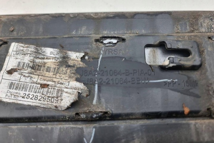 MOULURE AVANT DROITS PORTES LAND ROVER RANGE ROVER VELAR (L560)