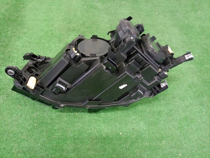 PHARE AVANT DROITE VW T-CROSS 2GM941006A