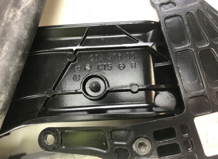 SERVOMOTEUR MOTEUR ÉTAGÈRES SUR PACZKI MERCEDES-BENZ 120448100