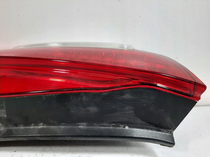 LANCIA MUSA 1.4 16V LIFT 09R PHARE DROIT ARRIÈRE LED 51798415