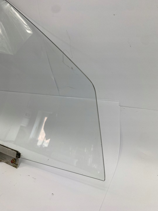 VITRE GAUCHE LATÉRALE AVANT GAUCHE AVANT PORTES MERCEDES W201 190