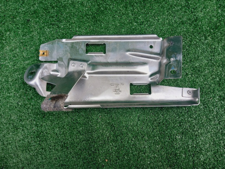 AUDI A3 8L 96-03 PODNOZEK DEGRÉ MARCHEPIED CHÂSSIS FIXATION