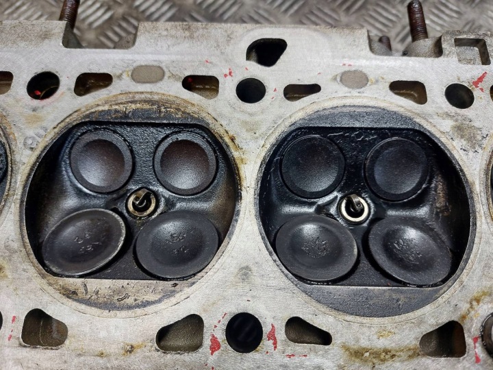 CULASSE VOLVO S80 I 2.9 24V 1001755004 09142696 B6304S3