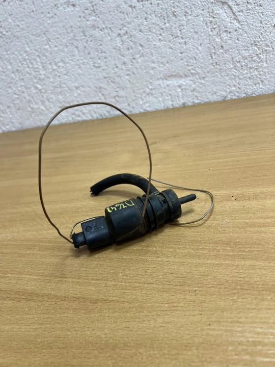 POMPE SPRYSKIWACZA/SPRYSKIWACZA VITRES AVANT MERCEDES-BENZ E (W210)
