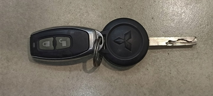 CONTACTEUR D'ALLUMAGE CLÉ MITSUBISHI COLT VI MR955230