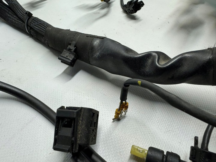 MERCEDES GLA250 2.0L MOTEUR TURBO FAISCEAU DE CÂBLES INSTALLATION ÉLECTRIQUE MOTEUR A2700108902