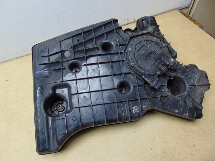 RÉSERVOIR ADBLUE MERCEDES W213 A0994712500 A2474709002