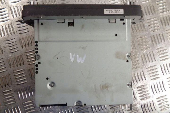 RADIO AVEC NAVIGATION VW PASSAT B7 (362) 1K0035186AB 1.97L DIESEL 103KW 2011