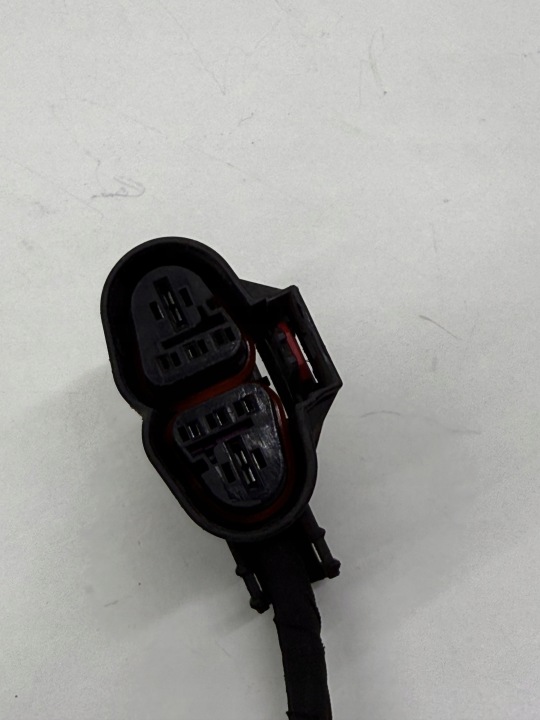 AUDI VOLKSWAGEN SEAT SKODA PUCE PUCE RACCORD FIL 8R0973708