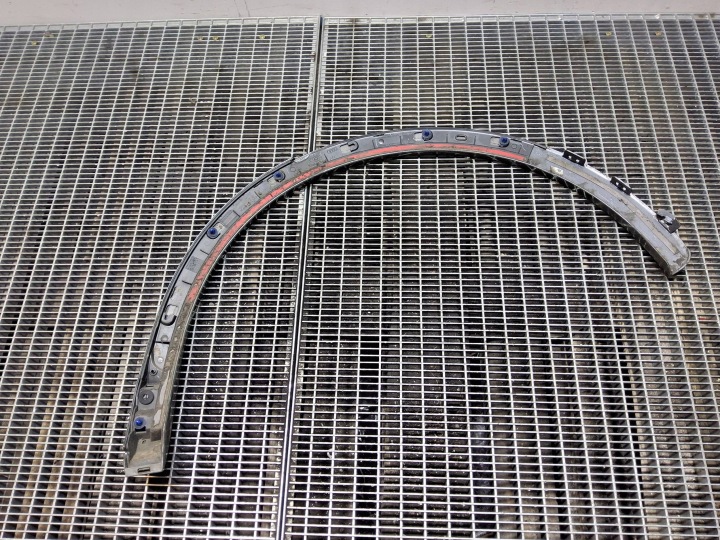 REVÊTEMENT PASSAGE DE ROUE ARRIÈRE ARRIÈRE CÔTÉ DROITE AUDI Q3 8U 8U0853818