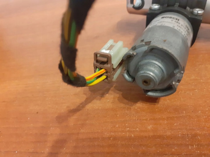 PETIT MOTEUR AVANT DROIT SIÈGES BMW X5 (E70) 0390204067 2008