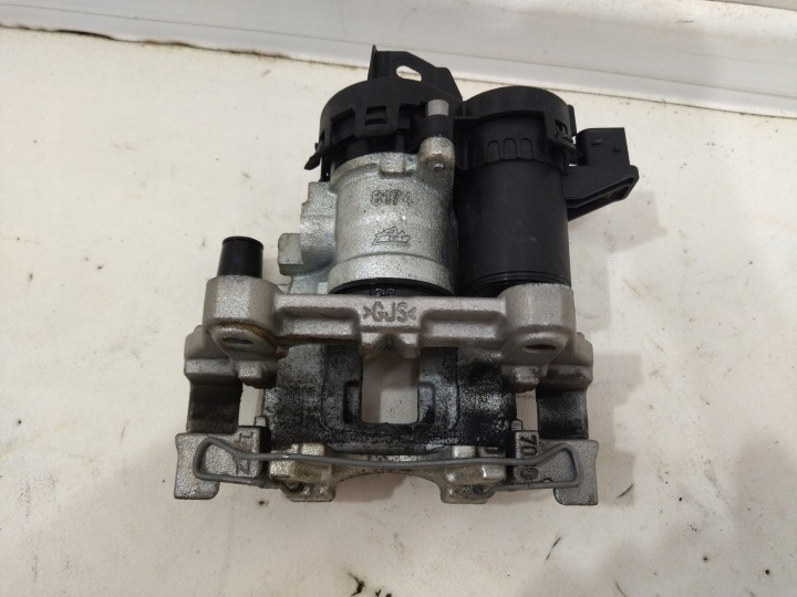 31687506 ÉTRIER DE FREIN DE FREIN COLLIER DROIT ARRIÈRE ARRIÈRE VOLVO XC60 II