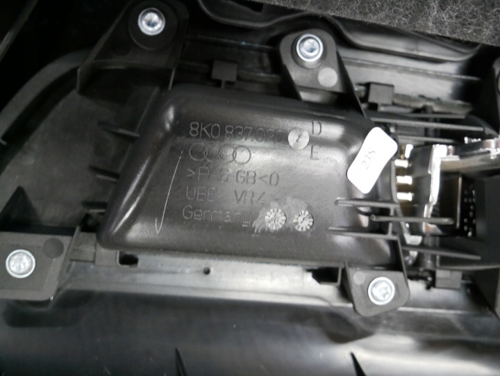 AUDI A4 B8 COLLECTEUR AVANT DROIT GARNITURE PORTES DROITE 8K1867106 8K2867106