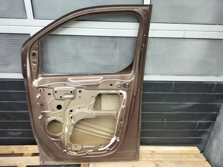 TOYOTA PROACE PORTES AVANT DROIT (SZCZECIN-GORZOW- POZNAŃ 5807