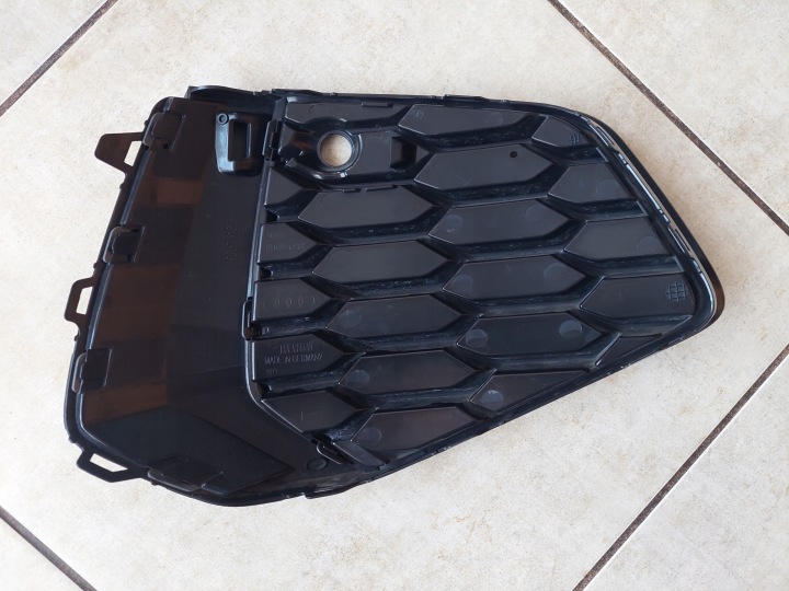 GRILLE PARE-CHOCS GAUCHE AVANT AUDI A3 8Y S-LINE 8Y0