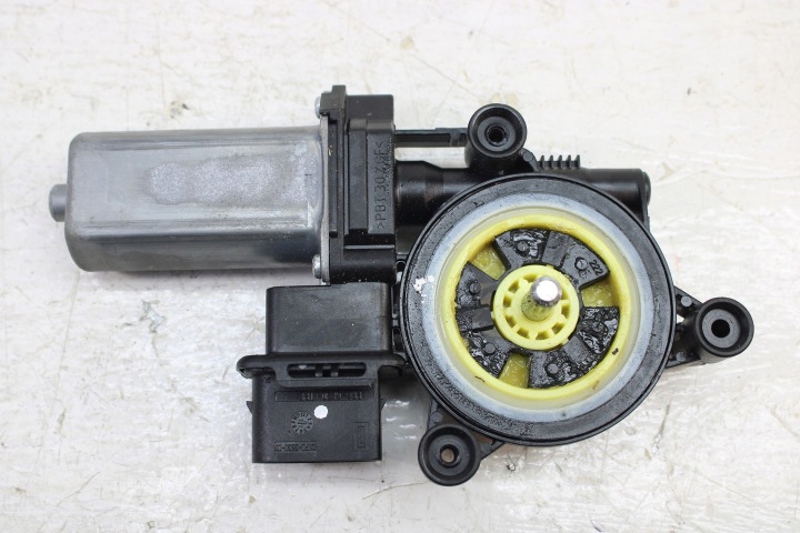 BMW X1 F48 PETIT MOTEUR MODULE PORTES VITRE 3W0961A 3W1016A 3W0433A 3W1034A 67627