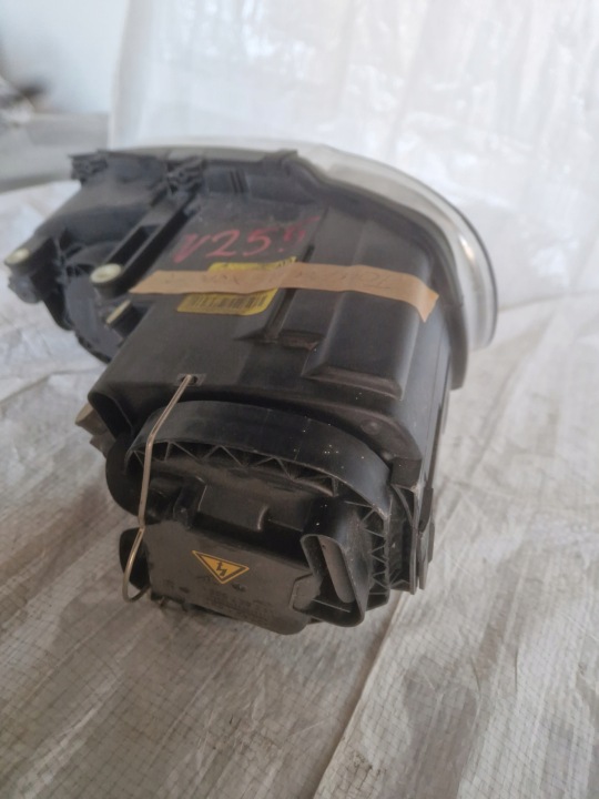 VW TOURAN 1 I PHARE AVANT DROITE PROJECTEUR XÉNON 0301205272