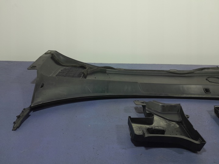 VOLVO XC60 I DOUBLURE DE PASSAGE DE ROUE SUPÉRIEUR 31271658